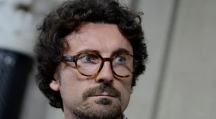 Open Arms, Danilo Toninelli alle comiche finali: "Mistificatore", vuole trascinare Matteo Salvini in tribunale