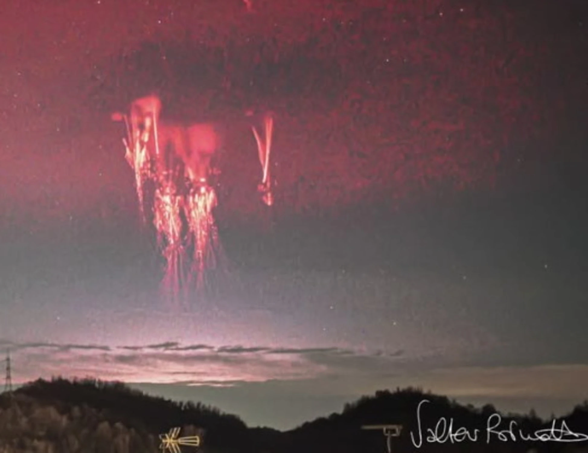 "Alieni!": l'anello e i tentacoli sul cielo d'Italia, è panico