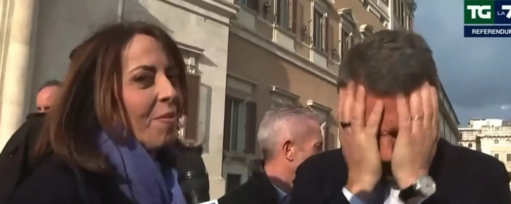 Mentana impallina Renzi: "Ecco il più grande esperto..." <span style="color: rgb(153, 0, 0);">Video</span>