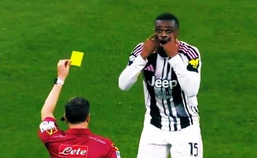 Inter-Juve, Bastoni simula e Kalulu viene espulso: "Partita falsata"