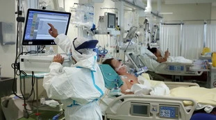 Covid, boom di decessi mentre la curva dei contagi cala. Un dato inspiegabile