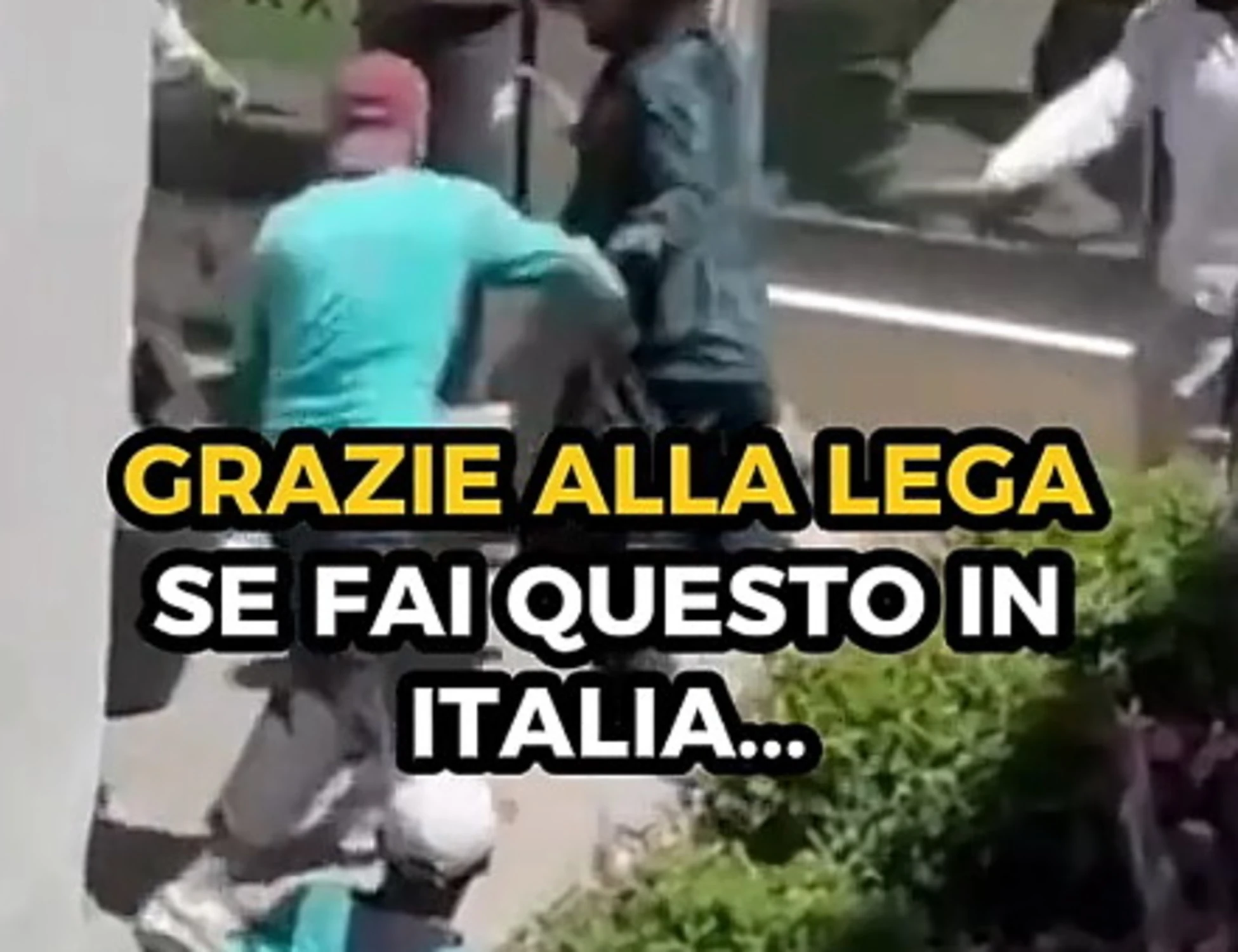 La Lega fa impazzire la sinistra: "Se commetti questi reati in Italia, te ne torni al tuo Paese"