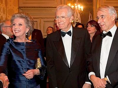 Alla prima alla Scala con il 'Lohengrin' anche Monti. Fuori le protese