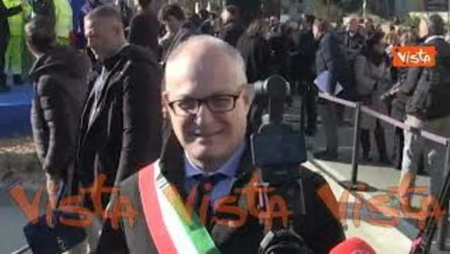 https://media.liberoquotidiano.it/z5lN1aGnyhGMYjgmhznE6o3PKFgxzd0DBmvhvEIIWYI/width:800/quality:90/aW1hZ2VzLzIwMjUvMTIvMTIvMTYzMzMxODc5LTI5ZDhiZmVjLTNhZTgtNDUyNy1iZTE0LWYxNTdkODFhNzRkYy5qcGc.webp