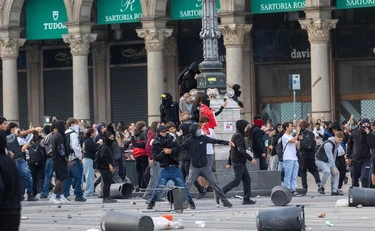 Cossiga aveva previsto il futuro? Milano e Torino bruciano, l'Italia riscopre l'allarme sul terrorismo rosso