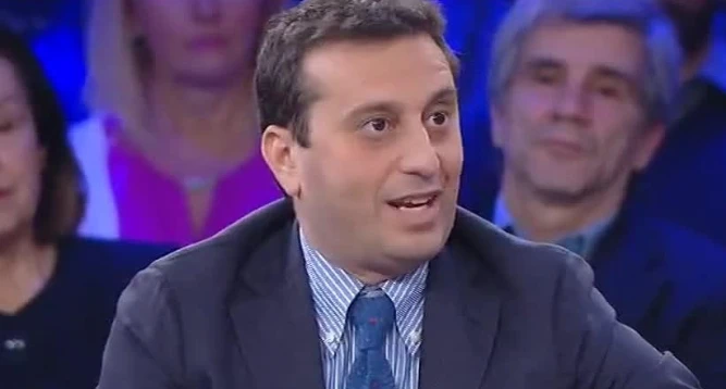 David Parenzo difende Gianluigi Paragone: "Ha fatto propaganda al movimento in TV e ora lo sbattono fuori?"