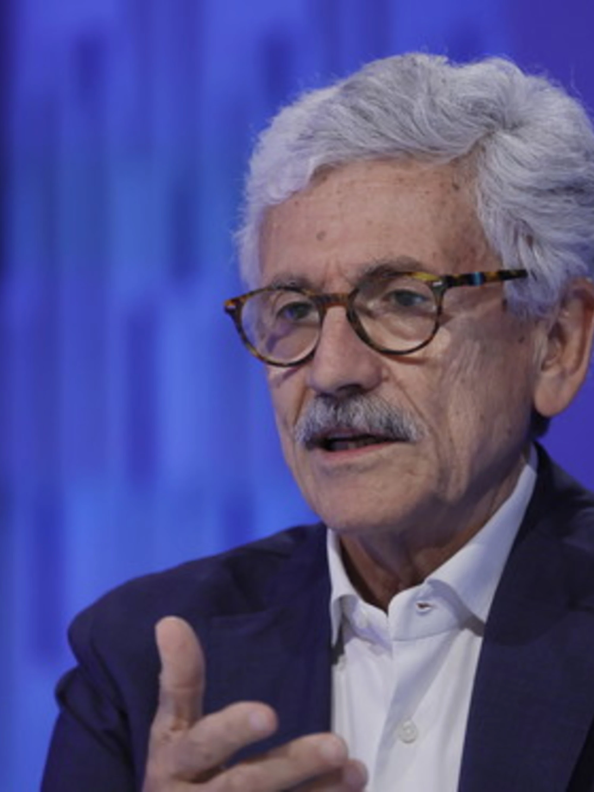 D'Alema choc: "Ci ritroveremo le bombe sui treni"