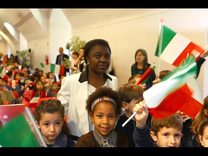 La Kyenge convince i sindaciTrentamila bimbi stranieri giàcon la cittadinanza onoraria