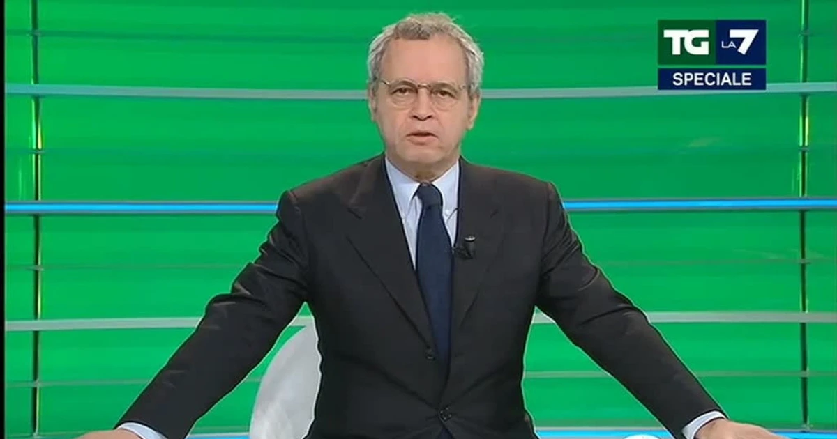 Enrico Mentana, tensione al TgLa7: chi non vuole lavorare è come Schettino