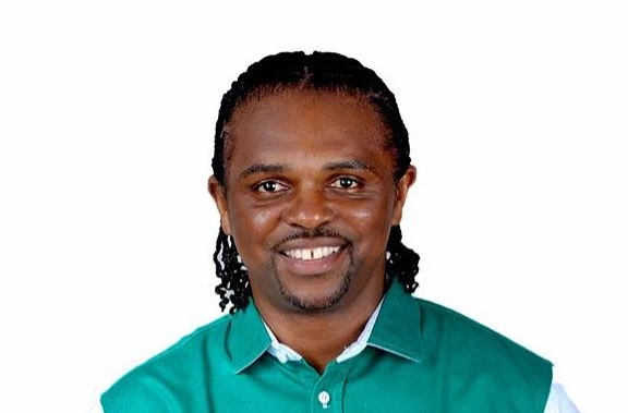 Nwankwo Kanu, l'ex interista derubato all'aeroporto di Mosca: bottino da 11 mila euro