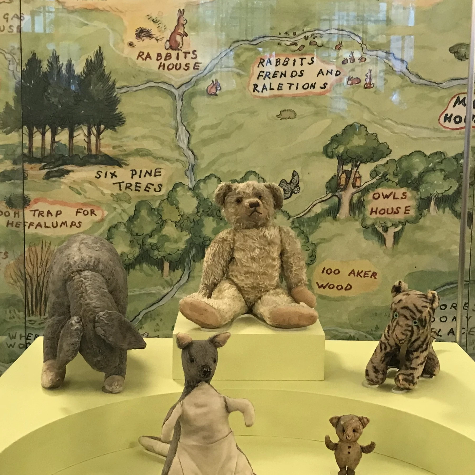 Winnie the Pooh fa 100 anni. E Camilla "rivuole" l'orsetto