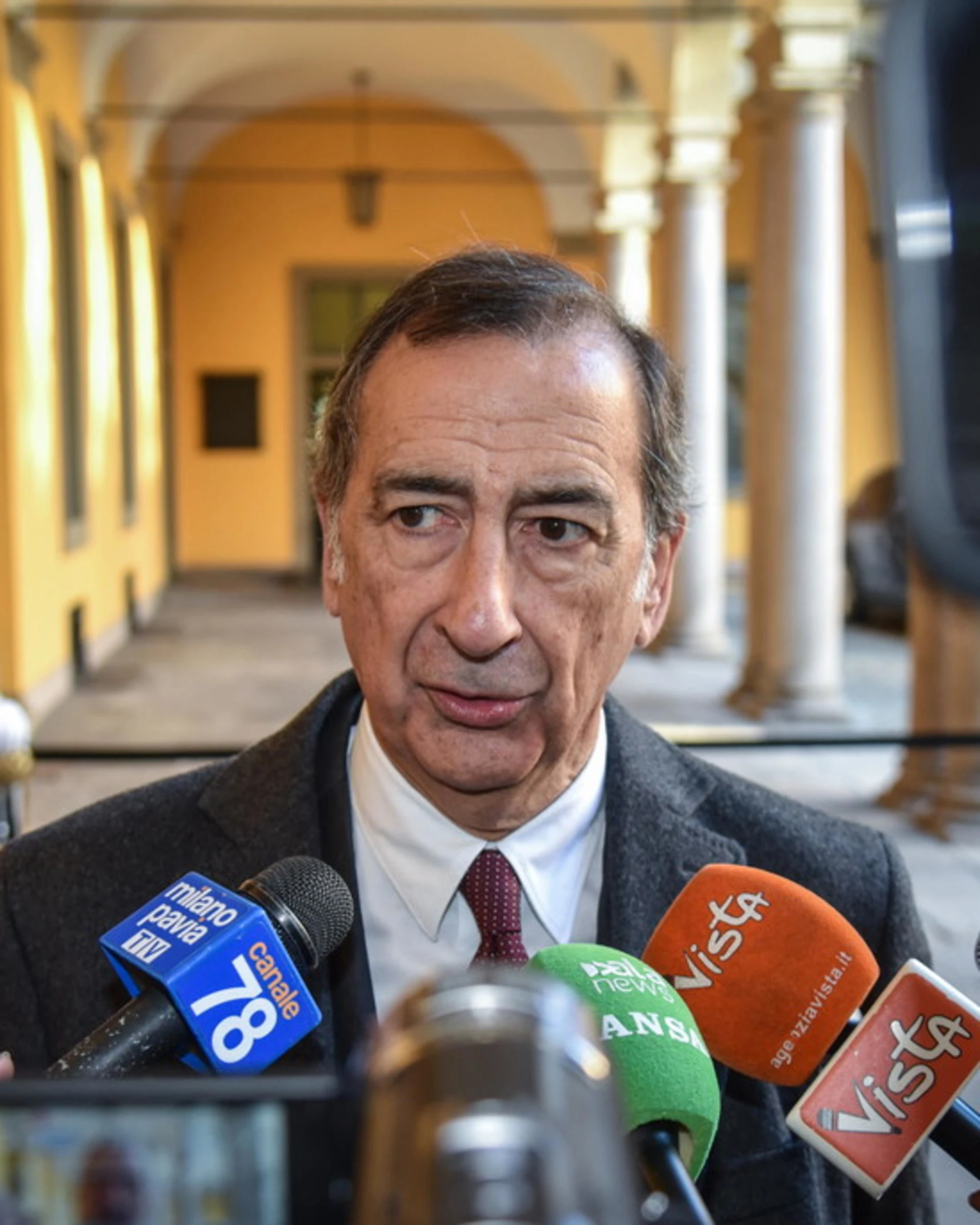L’imbarazzo del Pd su Sala indagato per falso: politicamente è fritto