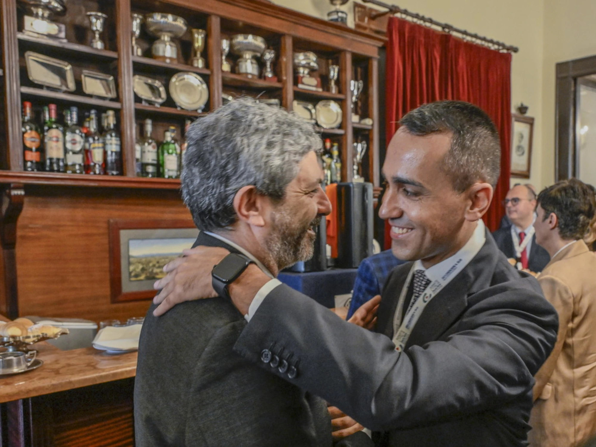 Di Maio incontra Fico anni dopo la rovinosa rottura. E gli rivolge una domanda surreale...