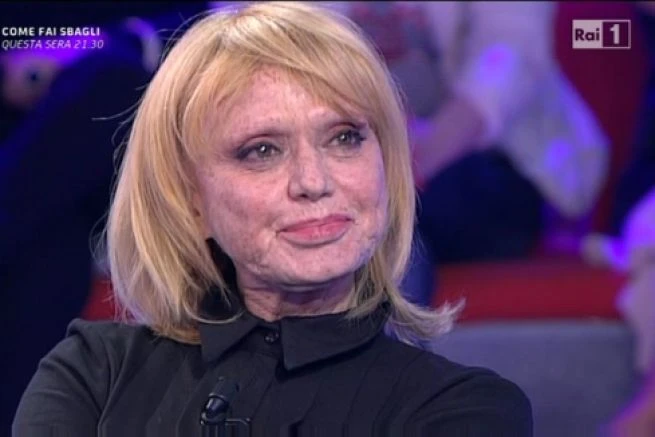 Rita Pavone, Vauro Senesi massacrato dalla cantante: "Mostro di cattiveria, ti guardi allo specchio e..."