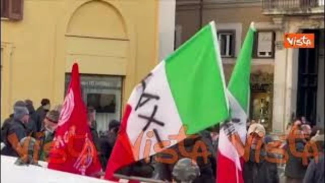 Sciopero tassisti, fumogeni e bombe carta a manifestazione Montecitorio
