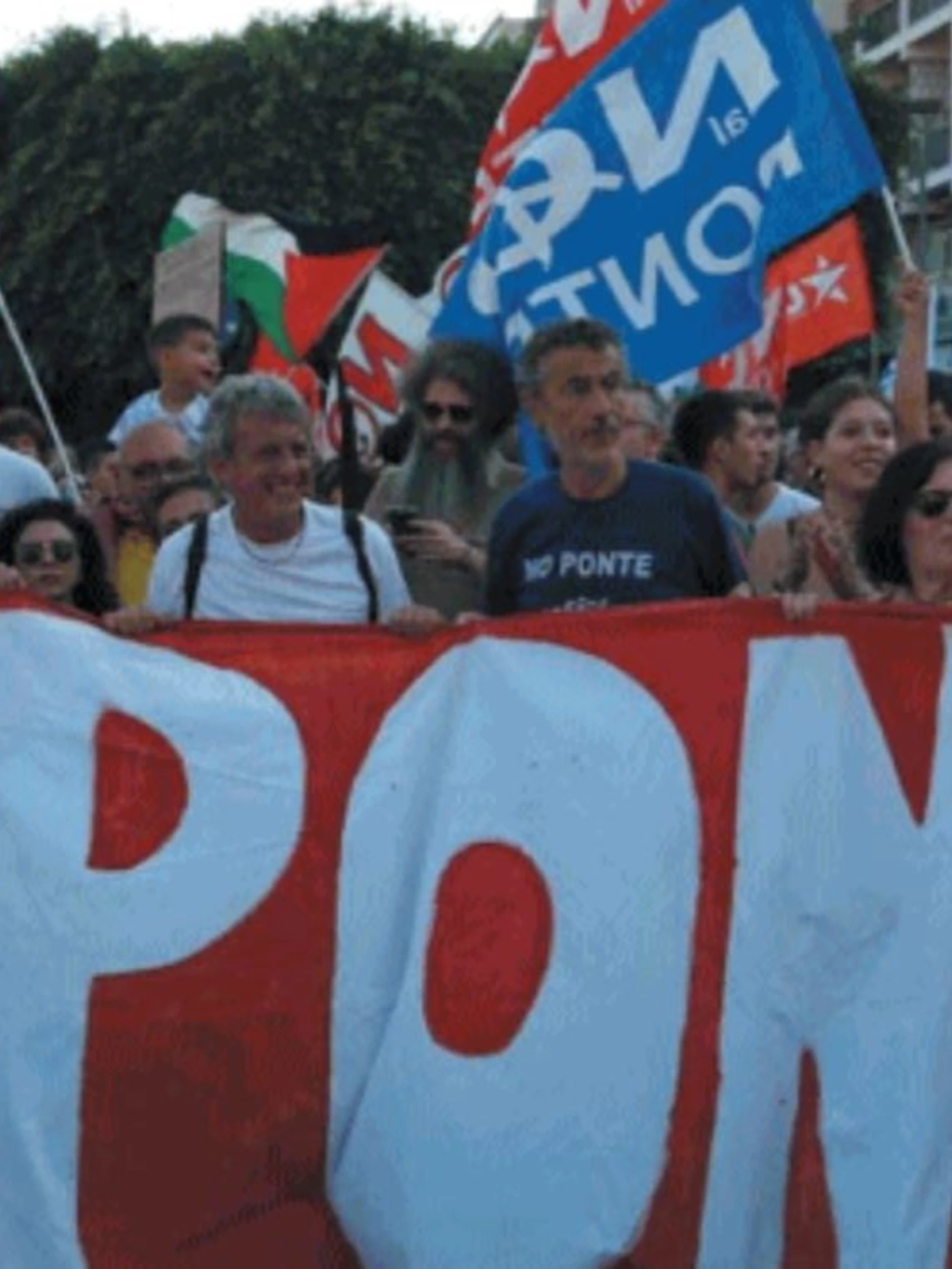 La protesta "No Ponte" è il festival dei deliri