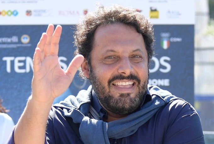 Mediaset, il giallo su Enrico Brignano: programma sparito dai palinsesti, cosa è successo?