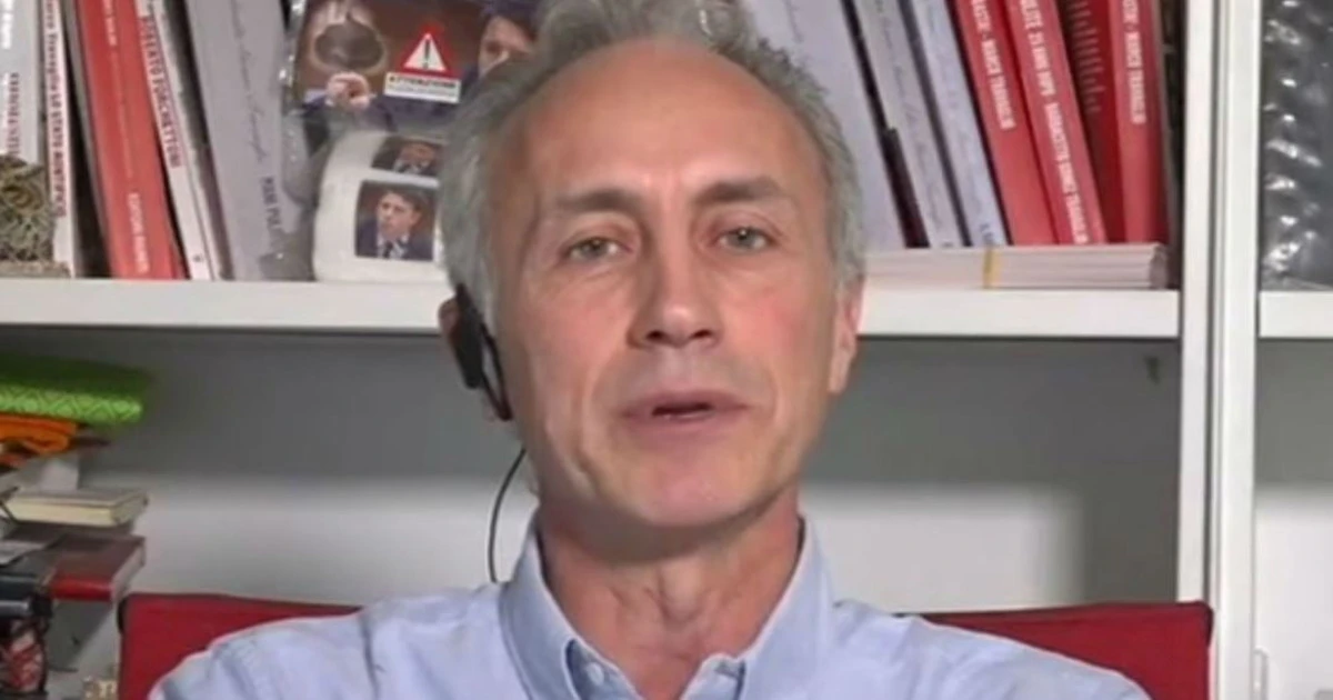 Marco Travaglio cita un sondaggio inesistente per difendere Giuseppe Conte. La smentita di Pregliasco