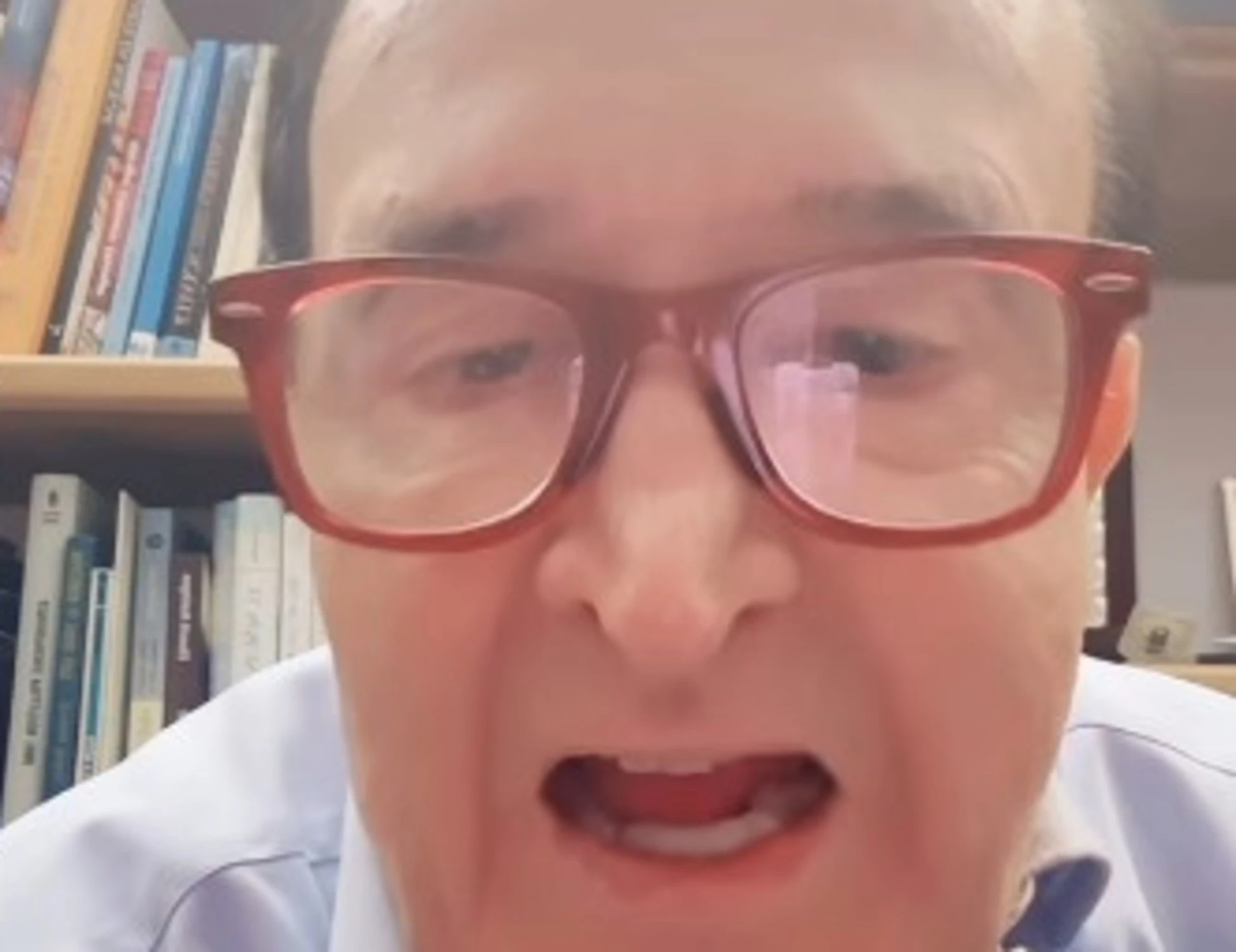 Mario Giuliacci perde la testa: "Str***, inutile, Daniele del ca*** vai a casa"