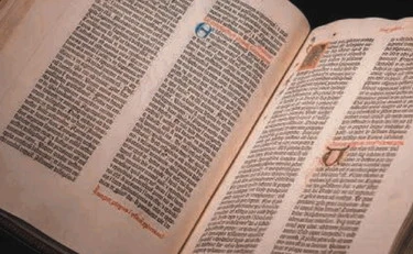 La Bibbia diventa politicamente corretta per mutare il pensiero