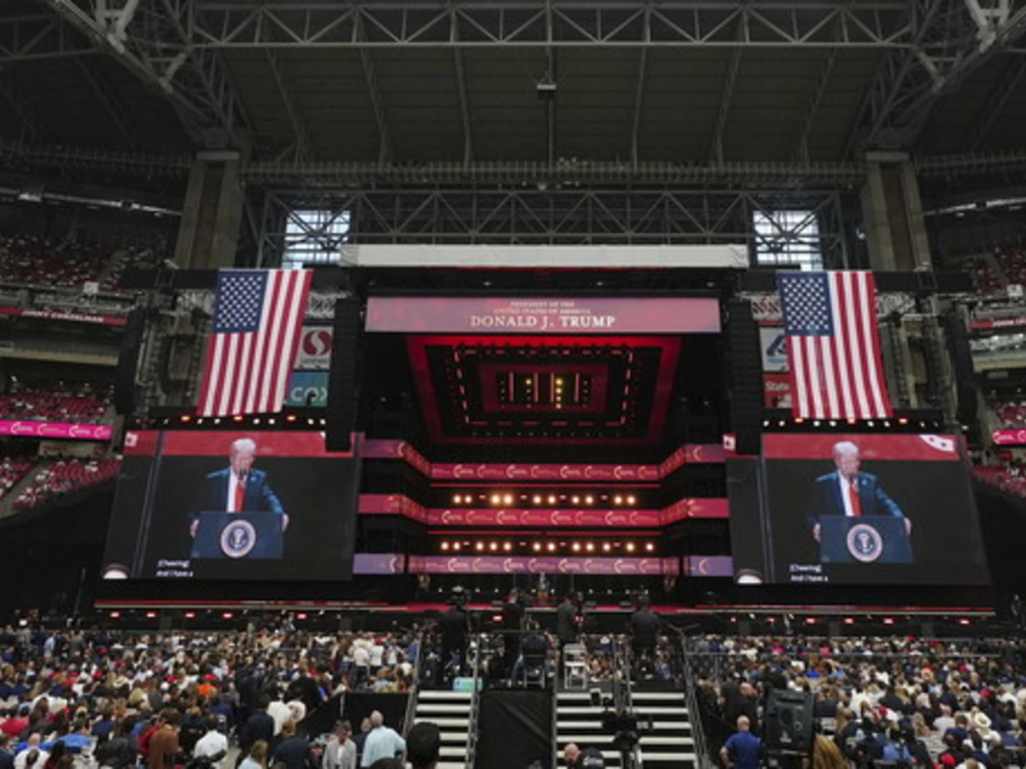 Charlie Kirk, l'atroce titolo della "Stampa" sul funerale