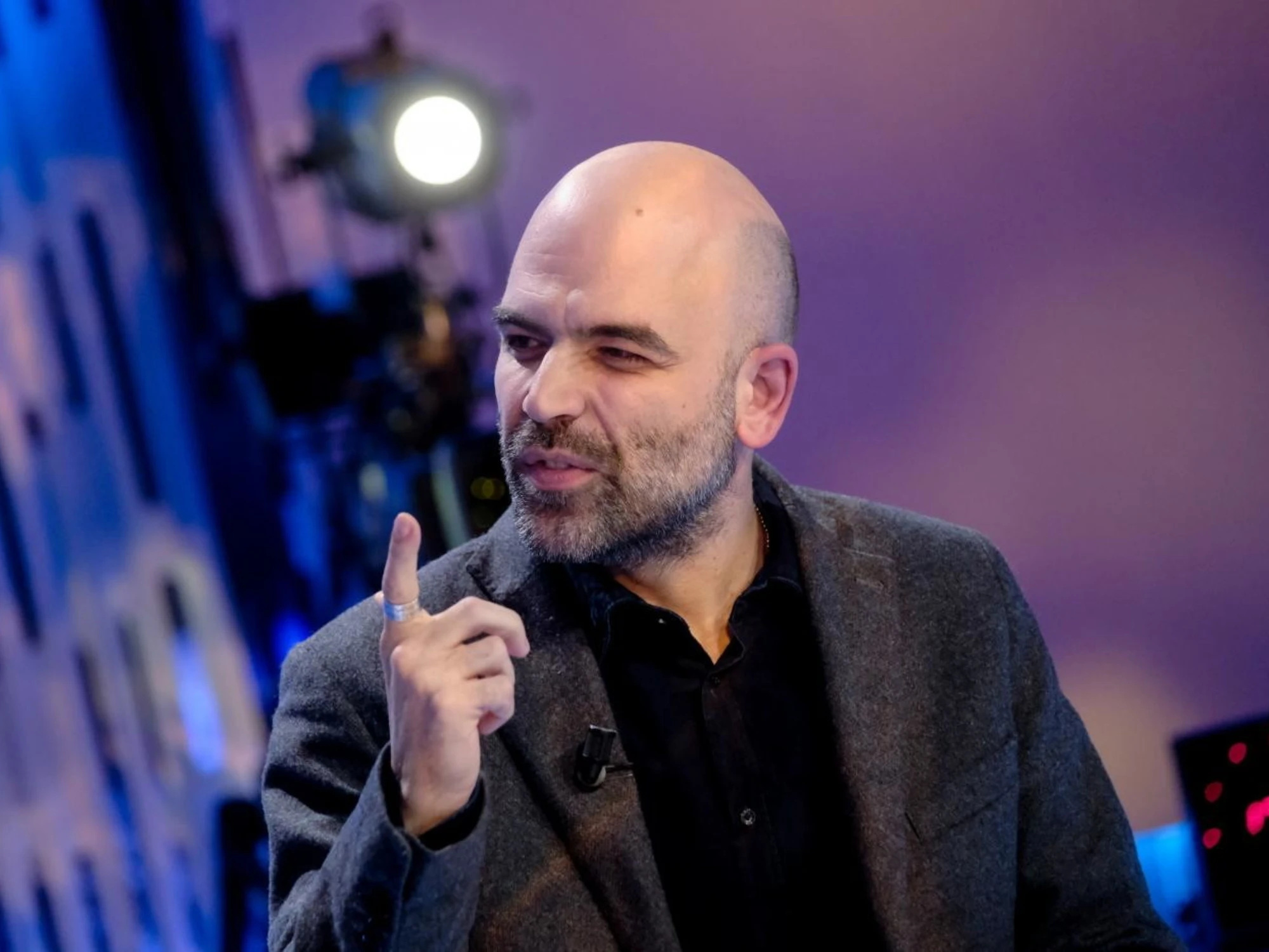 Roberto Saviano-choc: "Perché il Vesuvio brucia"