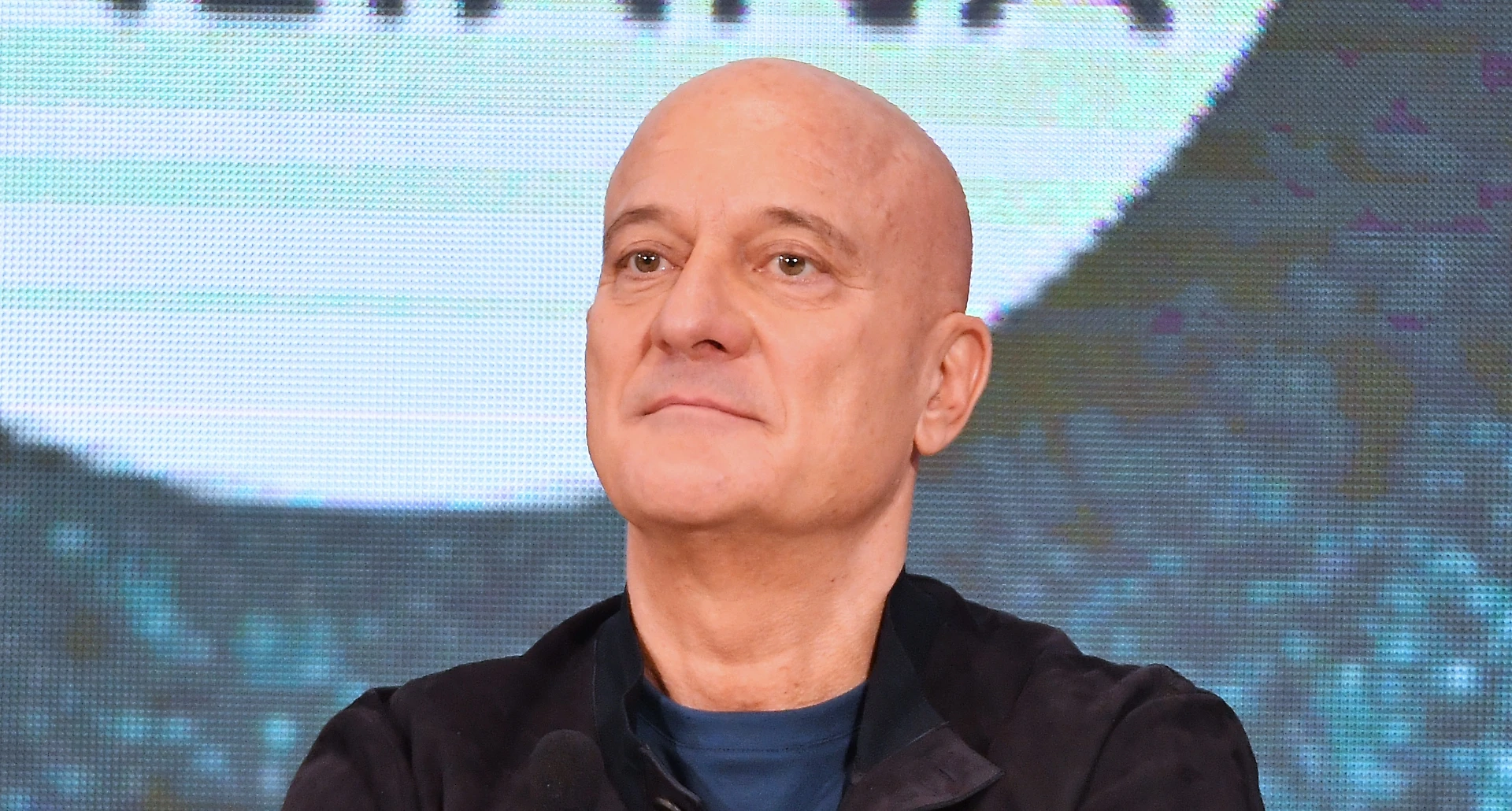 Sanremo 2019, la domanda sugli immigrati fa sbroccare Claudio Bisio in conferenza stampa