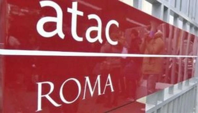 A ROMA IN FIAMME BUS NOTTURNO ATAC, NESSUN FERITO