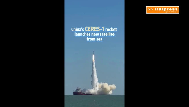 Cina, il razzo CERES-1 lancia un nuovo satellite dal mare