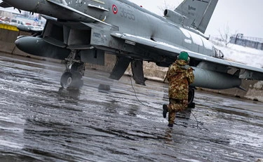 Roma, boati e jet a bassa quota: ansia in città, cosa è successo