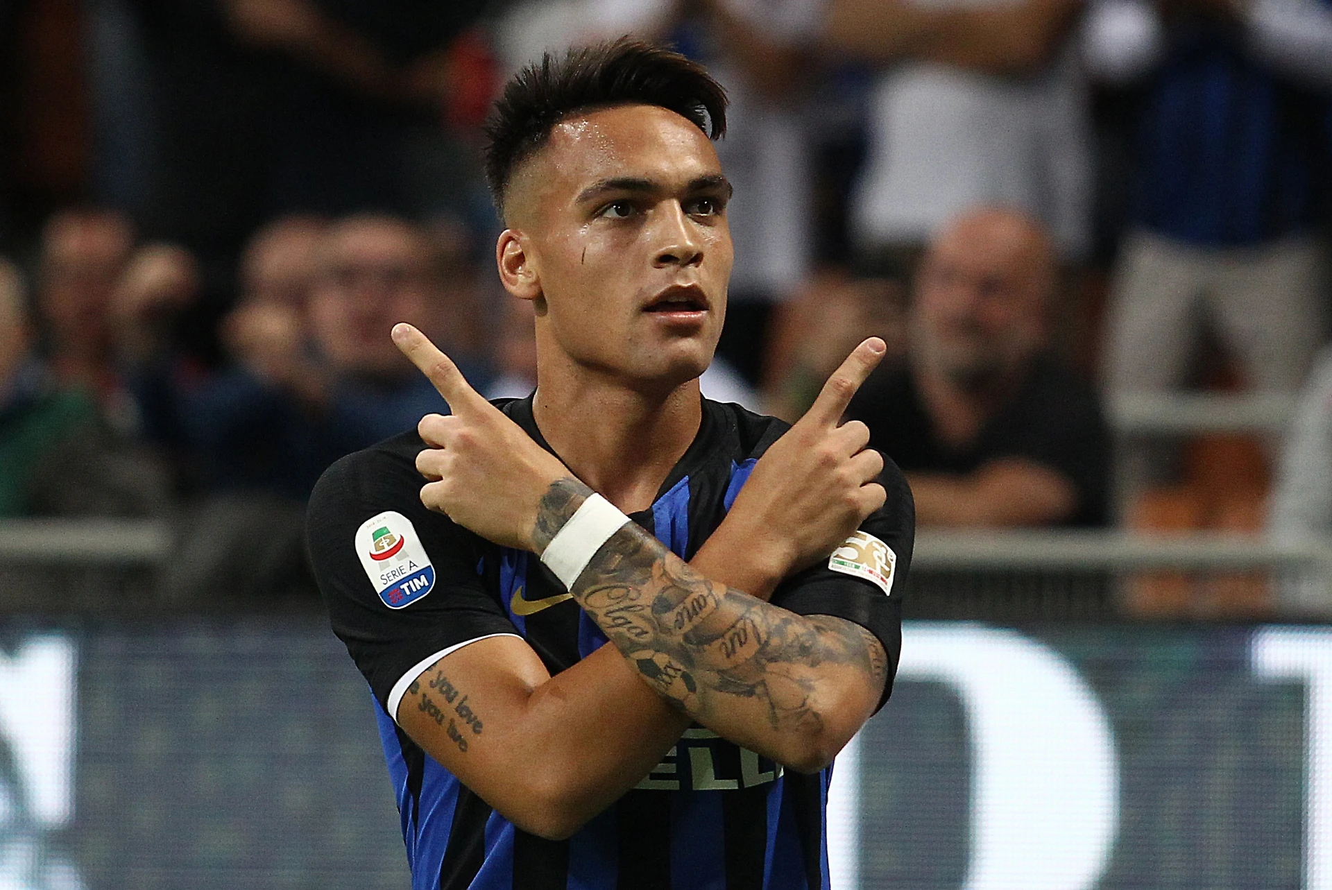 L'Inter piega il Cagliari 2-0. Quarta vittoria consecutiva grazie a Lautaro e Politano