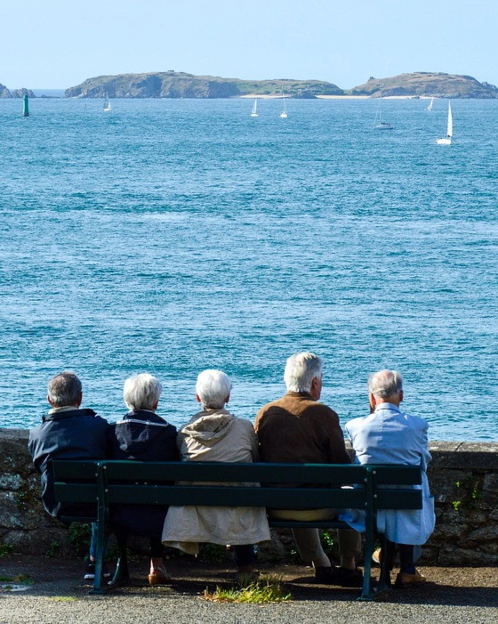 Pensioni, "italiani in fuga": soldi e bella vita, il nuovo Paradiso
