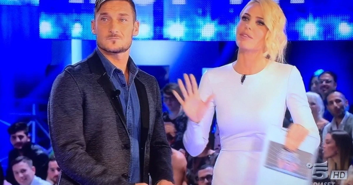 Ilary Blasi e Francesco Totti, è finita in disgrazia? "Durante la gita al lago...": indiscrezioni rovinose sulla coppia