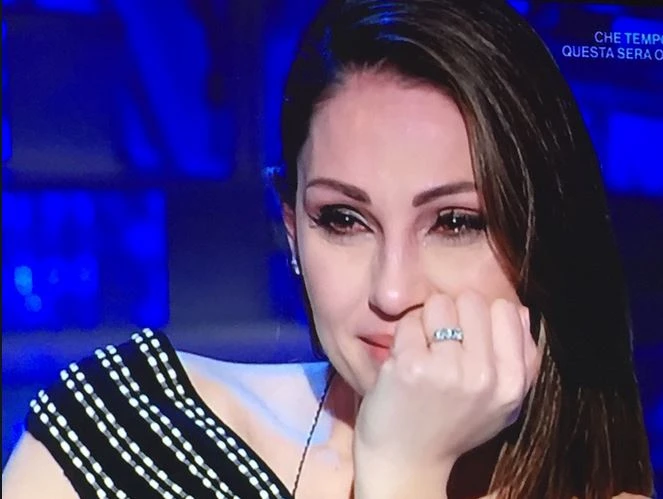 Domenica In, Anna Tatangelo da Mara Venier: "Quando minorenne, la prima volta con Gigi D'Alessio..."