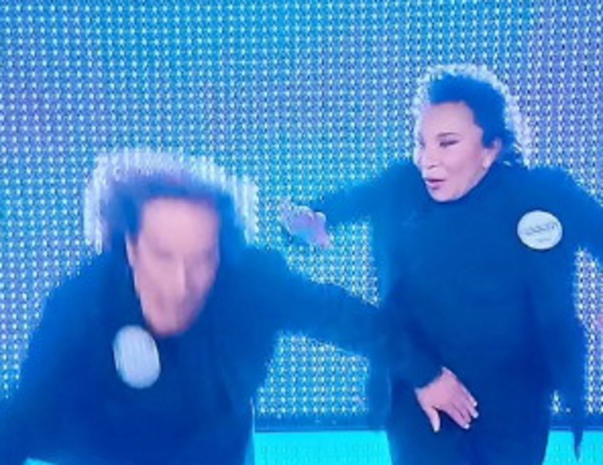 Domenica In, la caduta dei Ricchi e Poveri: microfono aperto, cosa si sente