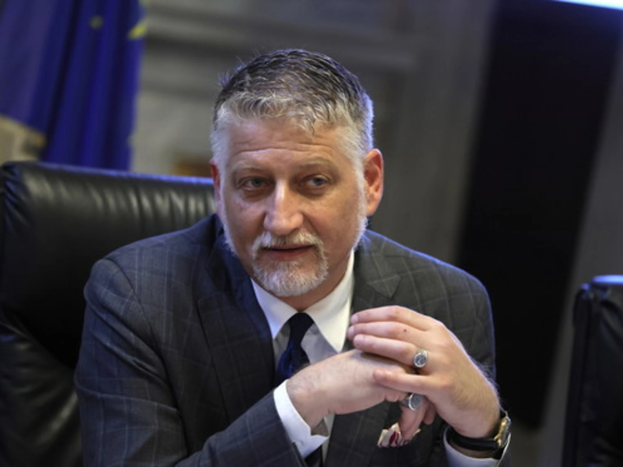 Alessandro Giuli, niente finale dello Strega: "Non ho ricevuto nemmeno i libri"