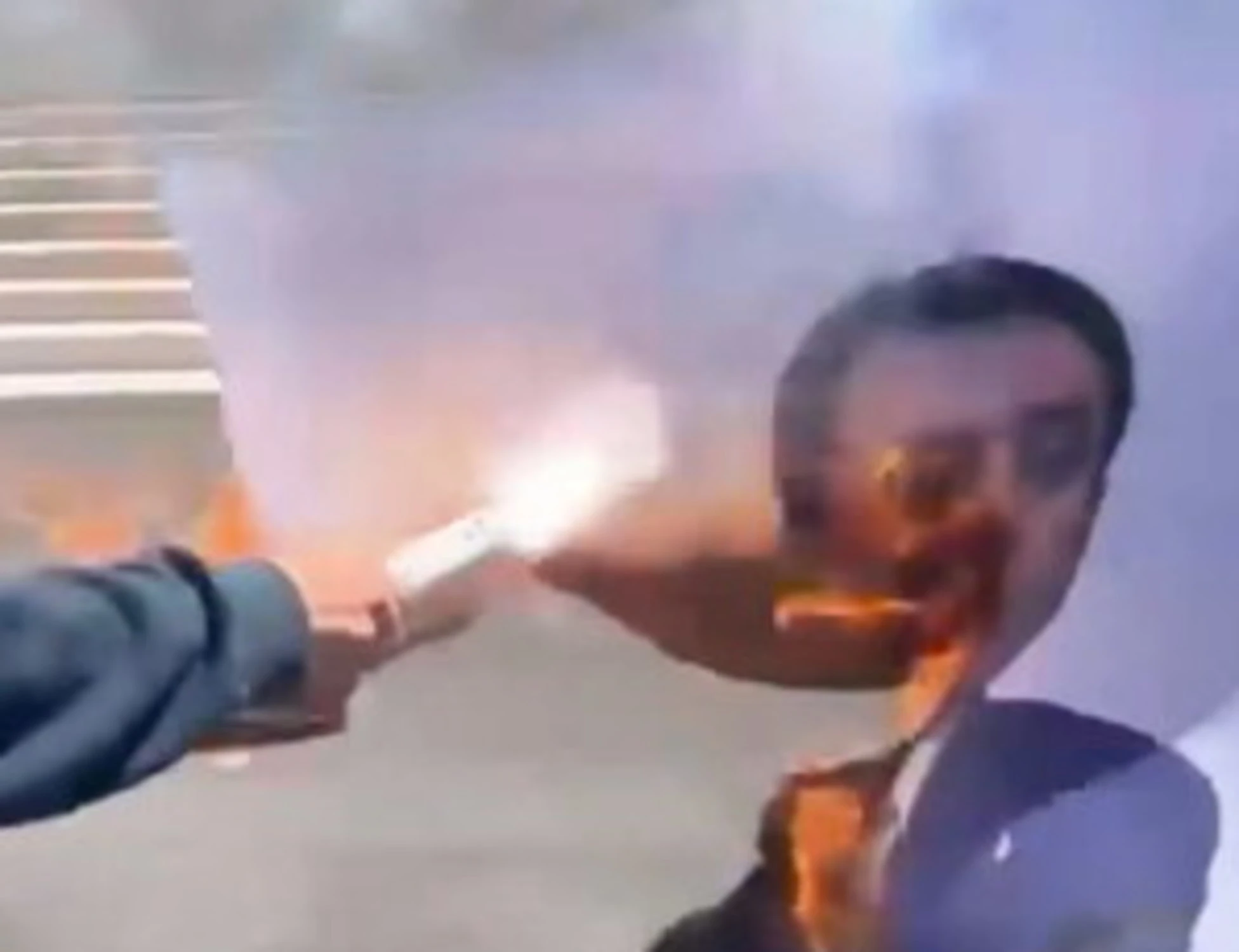 La Sapienza, vergogna rossa: il rogo con il volto di Matteo Salvini