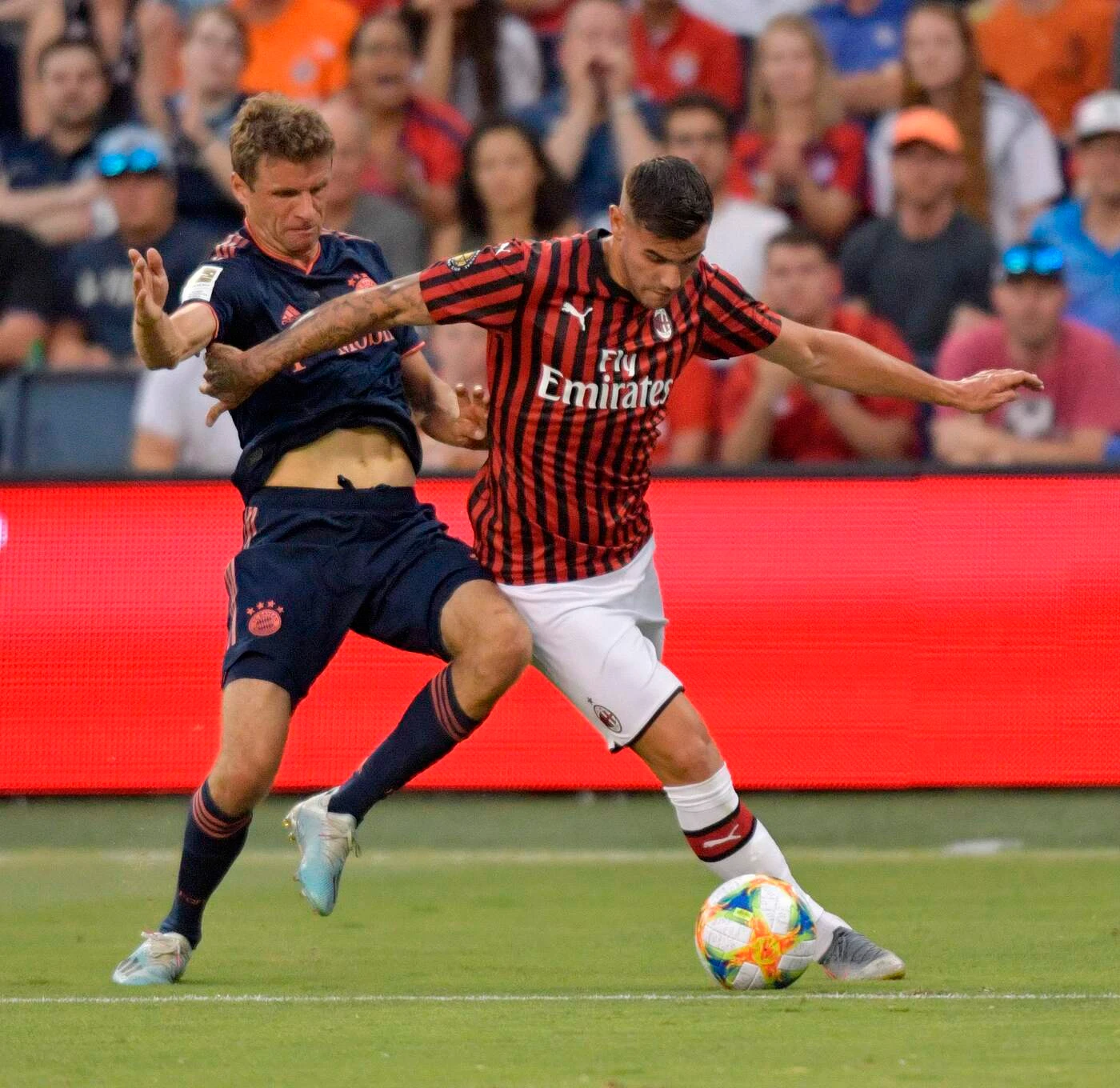 Milan, lungo stop per Theo Hernandez: prosegue la maledizione dei terzini