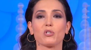 Vieni da Me, l'imbarazzo di Caterina Balivo: "Dio vede e provvede", un messaggio alla Rai?