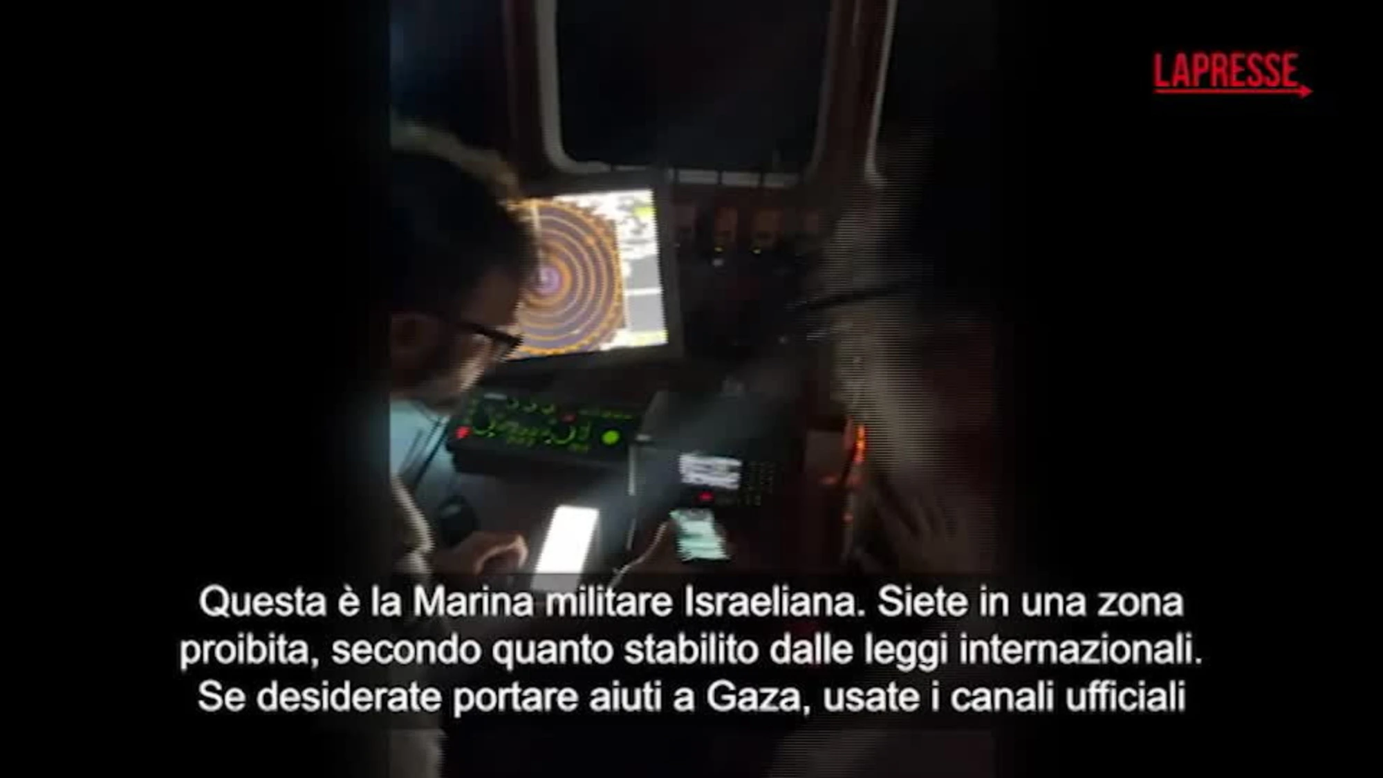 Flotilla, il video del blitz di Israele: "Armi spianate, motori distrutti, navi abbandonate in avaria"