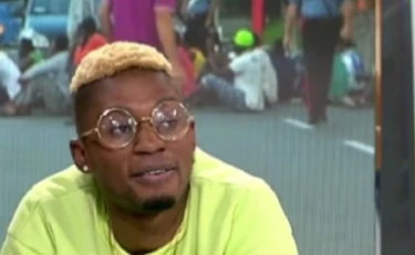 Bello Figo, sfregio all'Italia: "Tutto stupendo prima di venire qua"