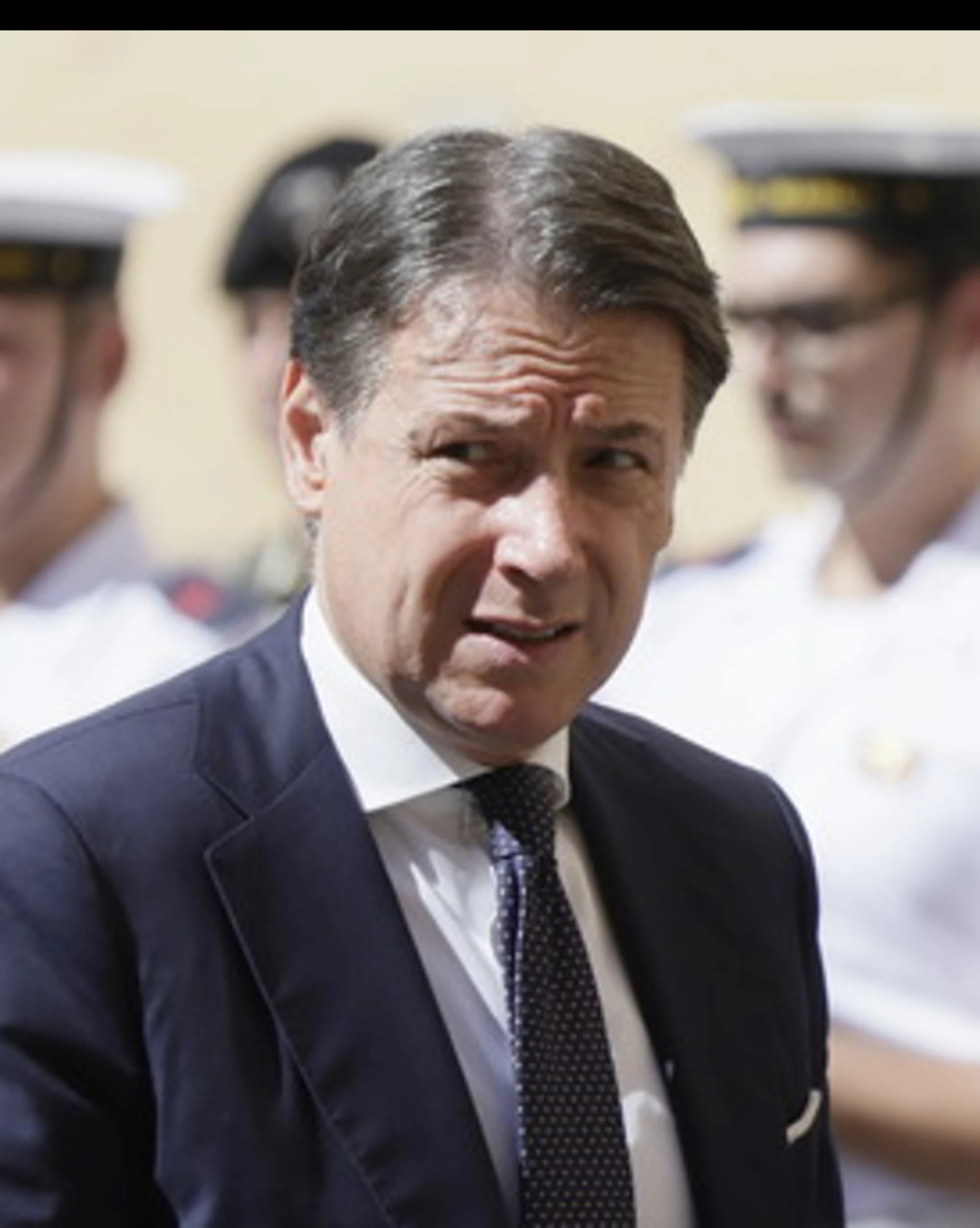Il calabrone Giuseppe Conte