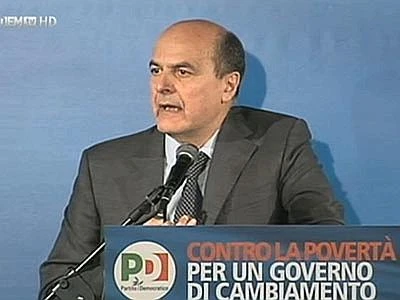 Pd a Roma contro la povertà Bersani: "Cambiare si può"
