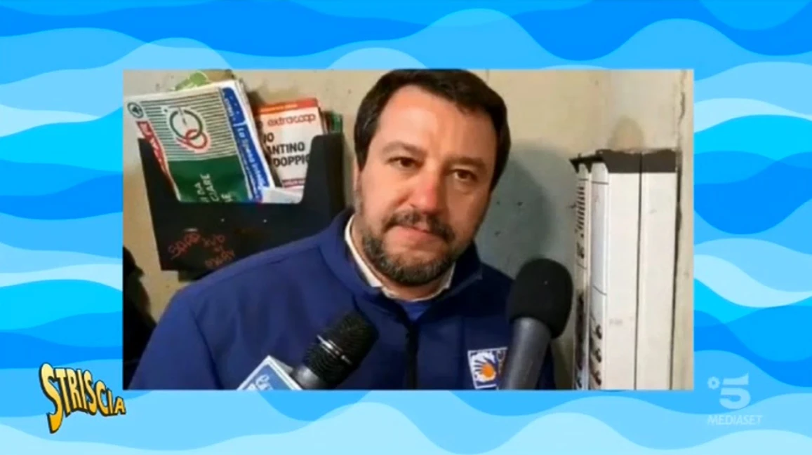 Striscia la Notizia, un video clamoroso: Matteo Salvini al citofono? Spunta Silvio Berlusconi
