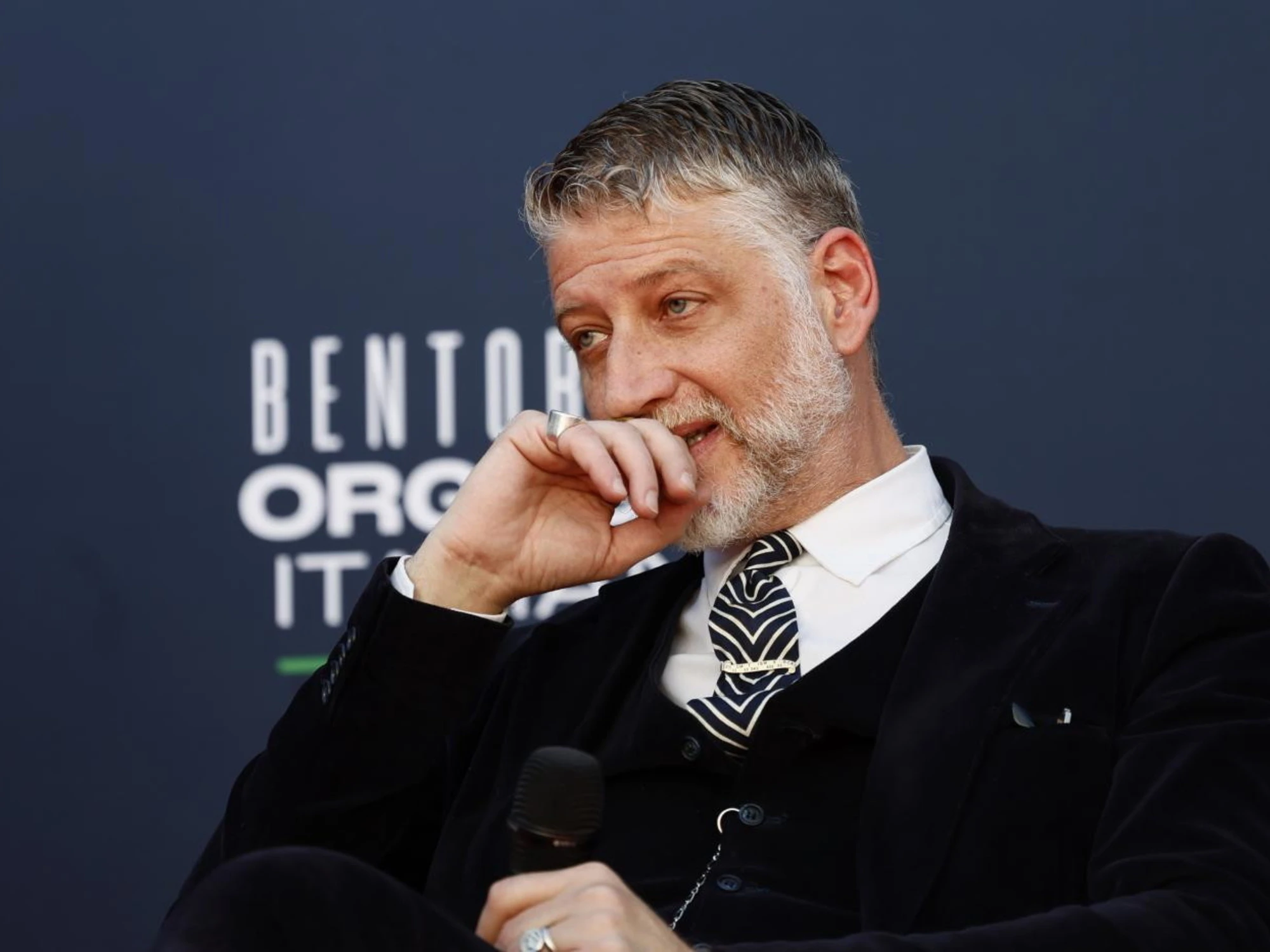 Alessandro Giuli licenzia tutto il suo staff al ministero della Cultura