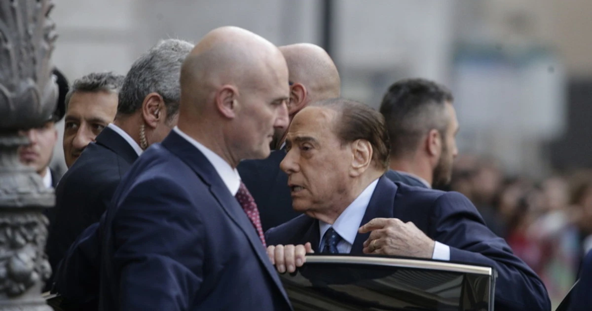 Giorgia Meloni e Berlusconi, "forse il passaggio di testimone...": parole pesantissime