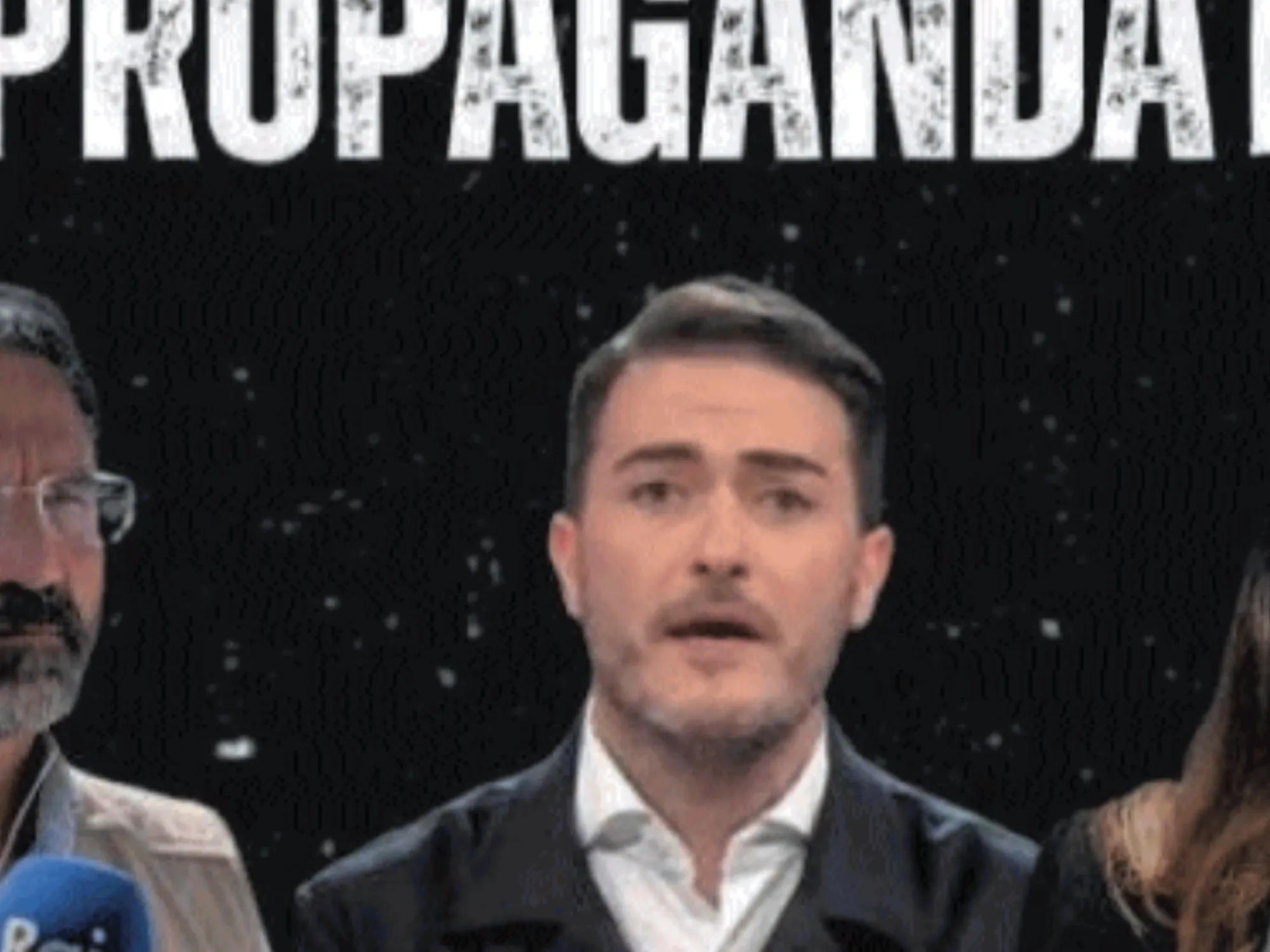 Leggi l'articolo: "Basta propaganda!": questo manifesto è diventato un caso