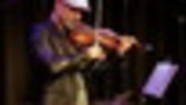 Il violinista Alessandro Quarta fa vibrare "I 5 ELEMENTI"