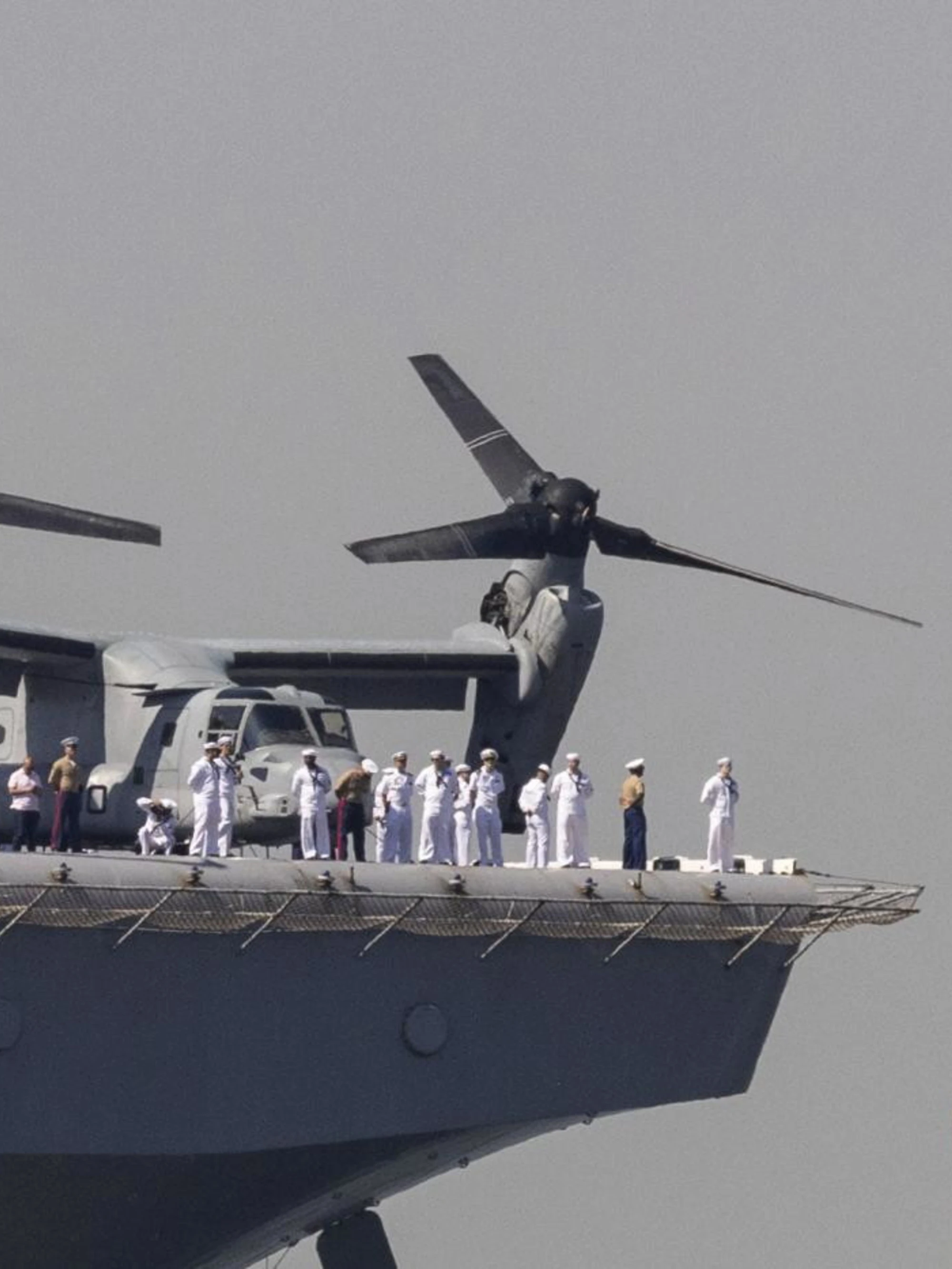 Francia-Usa, caso diplomatico: "Ridateci la Statua della Libertà". Trump risponde con un "vaffa"