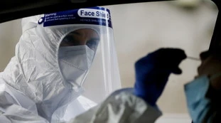 Coronavirus, bollettino 20 ottobre: contagi stabili a 10.874. Picco di vittime e ricoveri: verso l'emergenza ospedaliera